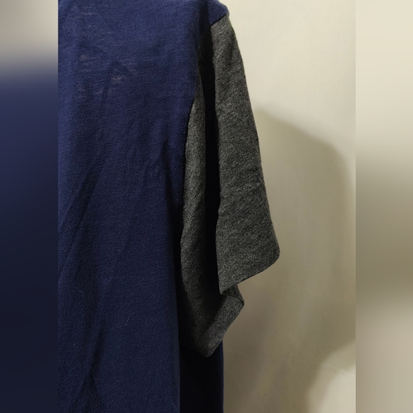 Torrid Graphic T-shirt - Size 3 - Picture 5 of 7